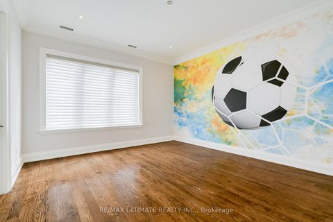 Photo 26 at 2 Poplar Drive, Oak Ridges, Richmond Hill
