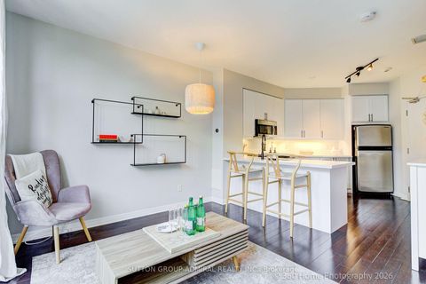 Photo 1 at 208 - 901 Queen Street W, Bellwoods, Toronto