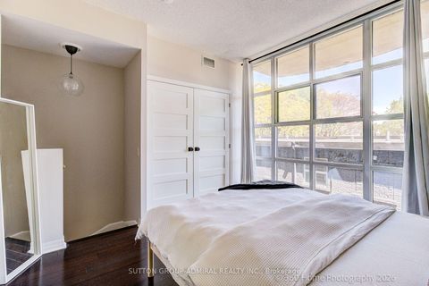 Photo 10 at 208 - 901 Queen Street W, Bellwoods, Toronto