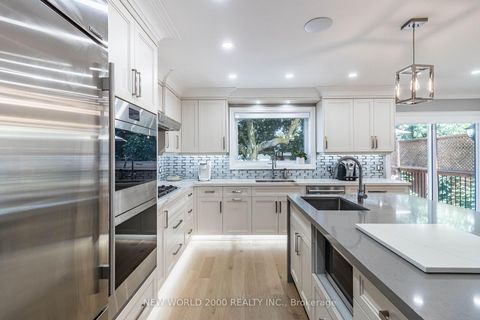Photo 2 at 58 Comay Road, Amesbury, Toronto