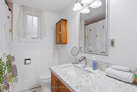 Photo 6 at 42 Oakley Boulevard, Bendale, Toronto