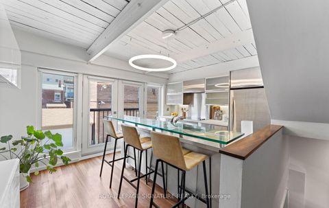 Photo 13 at 7 - 692 St. Clarens Avenue, Junction, Toronto