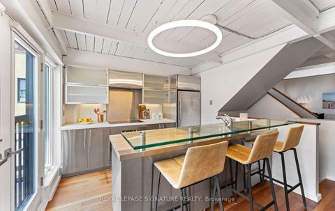 Photo 14 at 7 - 692 St. Clarens Avenue, Junction, Toronto