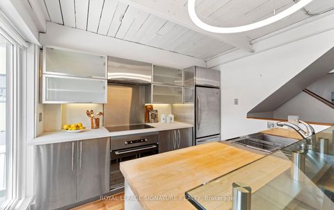 Photo 15 at 7 - 692 St. Clarens Avenue, Junction, Toronto