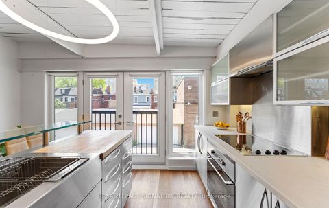 Photo 17 at 7 - 692 St. Clarens Avenue, Junction, Toronto