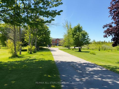 Photo 5 at 25472 Lakeridge Road, Pefferlaw, Georgina