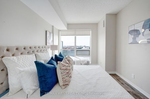 Photo 13 at 627 - 15 James Finlay Way, CFB, Toronto