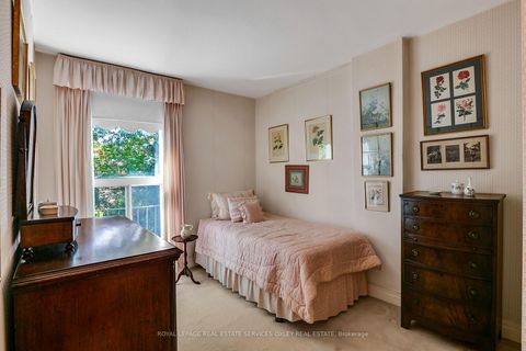 Photo 22 at 129 Alcorn Avenue, St. Clair, Toronto