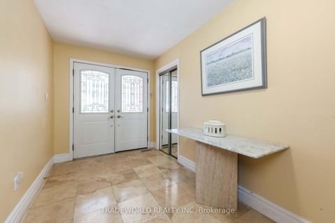 Photo 3 at 46 Winlock Park, Newtonbrook East, Toronto