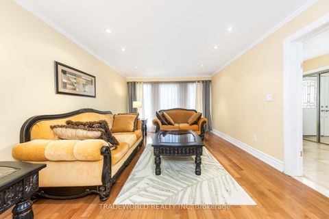 Photo 7 at 46 Winlock Park, Newtonbrook East, Toronto