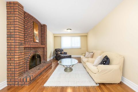 Photo 10 at 46 Winlock Park, Newtonbrook East, Toronto