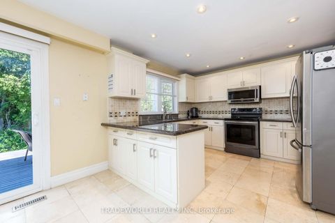 Photo 15 at 46 Winlock Park, Newtonbrook East, Toronto