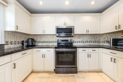 Photo 17 at 46 Winlock Park, Newtonbrook East, Toronto