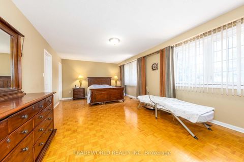 Photo 24 at 46 Winlock Park, Newtonbrook East, Toronto
