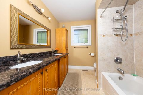 Photo 31 at 46 Winlock Park, Newtonbrook East, Toronto