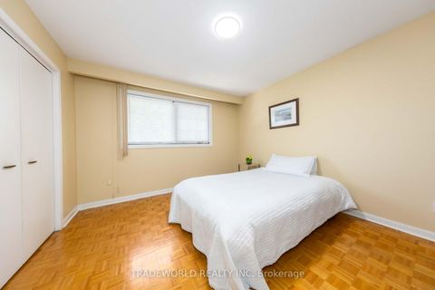 Photo 32 at 46 Winlock Park, Newtonbrook East, Toronto