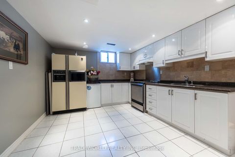 Photo 35 at 46 Winlock Park, Newtonbrook East, Toronto
