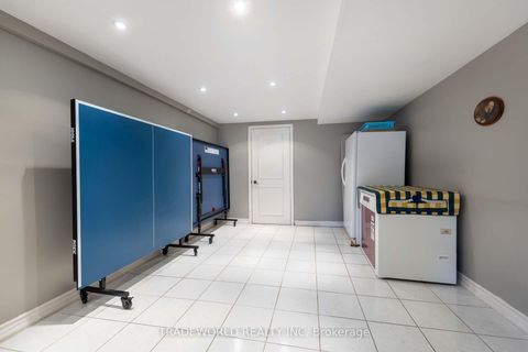 Photo 36 at 46 Winlock Park, Newtonbrook East, Toronto