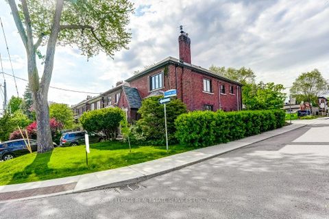 Photo 2 at 2 Larkin Avenue, Swansea, Toronto