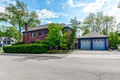 Photo 3 at 2 Larkin Avenue, Swansea, Toronto