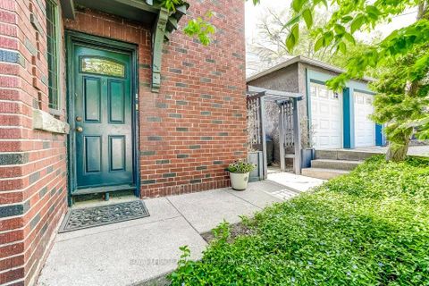 Photo 4 at 2 Larkin Avenue, Swansea, Toronto