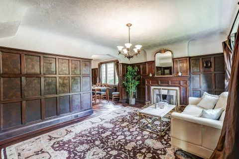 Photo 7 at 2 Larkin Avenue, Swansea, Toronto