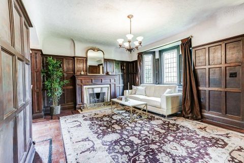 Photo 8 at 2 Larkin Avenue, Swansea, Toronto