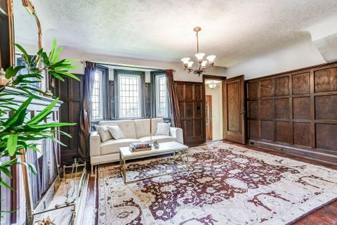 Photo 9 at 2 Larkin Avenue, Swansea, Toronto