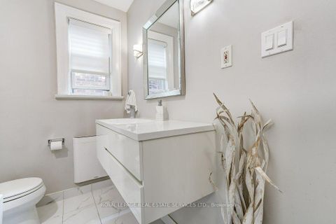 Photo 15 at 2 Larkin Avenue, Swansea, Toronto