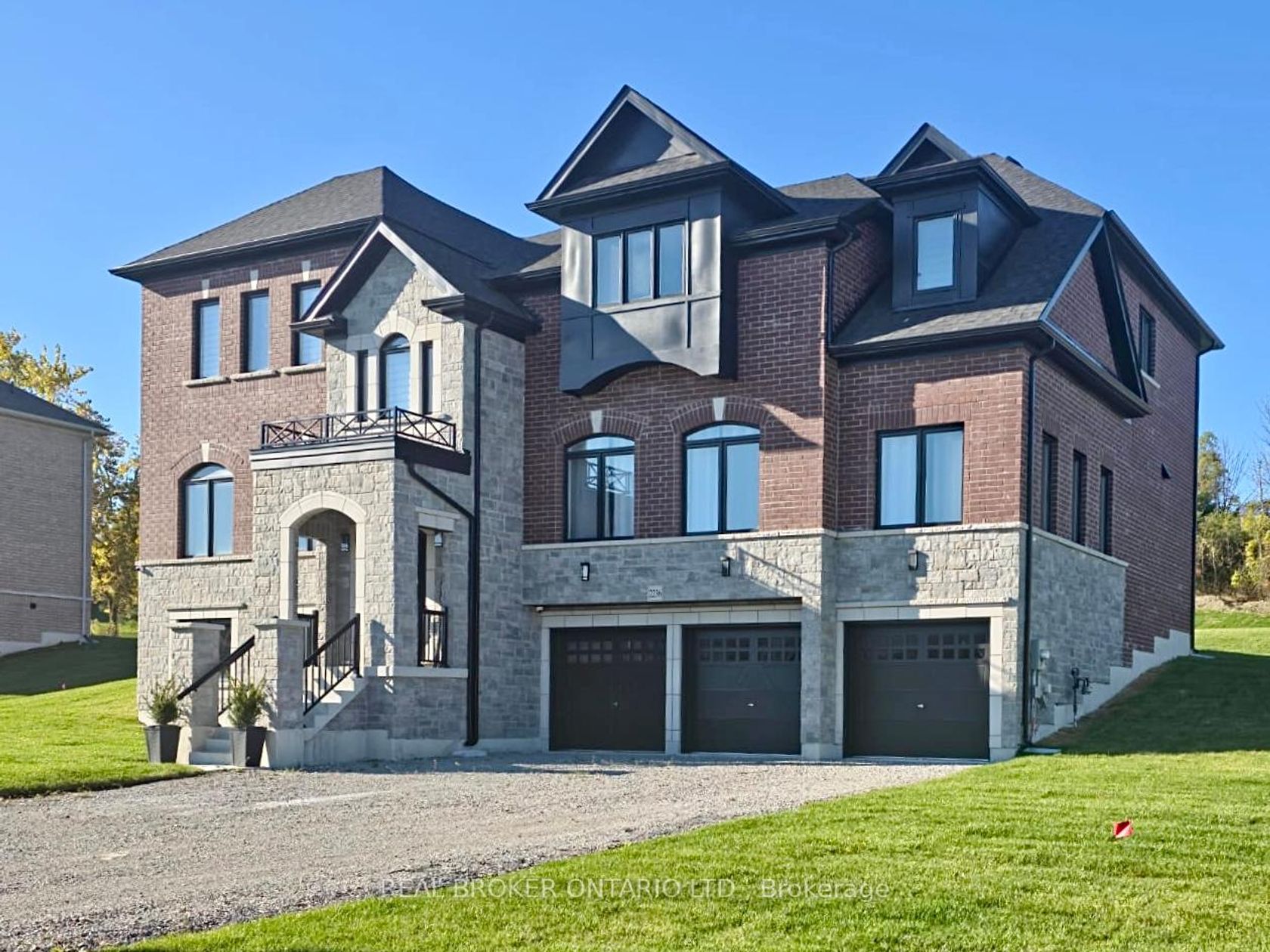 2236 Pemberton Way, Churchill, Innisfil photo number 2