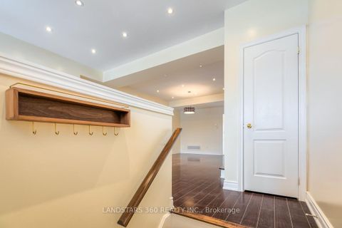 Photo 3 at 69 - 9133 Bayview Avenue, Doncrest, Richmond Hill