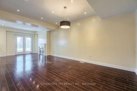 Photo 10 at 69 - 9133 Bayview Avenue, Doncrest, Richmond Hill