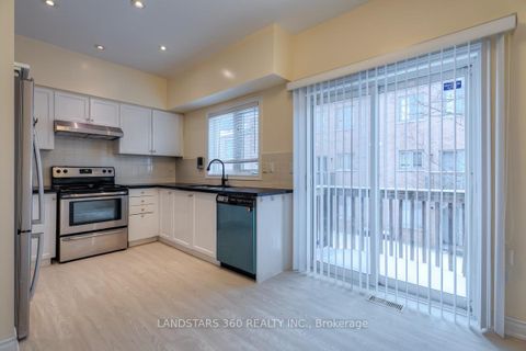 Photo 11 at 69 - 9133 Bayview Avenue, Doncrest, Richmond Hill