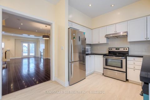 Photo 13 at 69 - 9133 Bayview Avenue, Doncrest, Richmond Hill