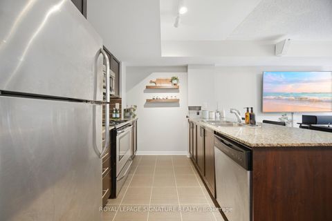 Photo 8 at 162 - 8 Foundry Avenue, Junction, Toronto