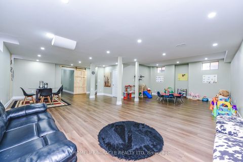 Photo 42 at 37 Venkata Drive, Kleinburg, Vaughan