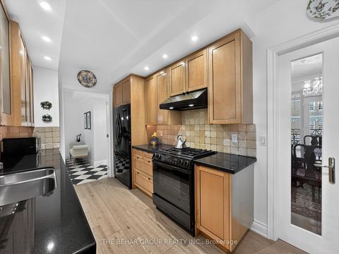 Photo 4 at 304 - 8 Sultan Street, Bay Street Corridor, Toronto