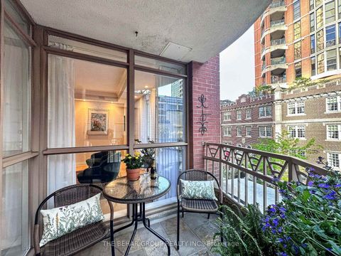 Photo 8 at 304 - 8 Sultan Street, Bay Street Corridor, Toronto
