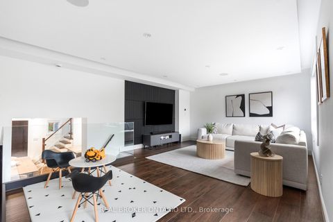 Photo 7 at 17 Old Oak Road, Kingsway South, Toronto