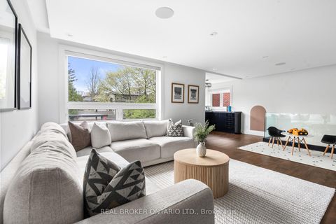 Photo 9 at 17 Old Oak Road, Kingsway South, Toronto