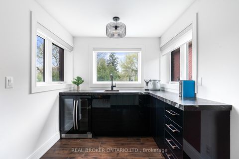 Photo 11 at 17 Old Oak Road, Kingsway South, Toronto