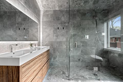 Photo 22 at 17 Old Oak Road, Kingsway South, Toronto
