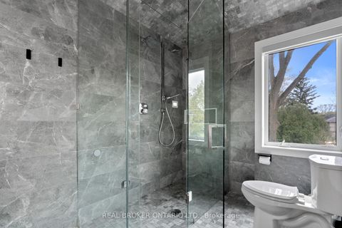 Photo 24 at 17 Old Oak Road, Kingsway South, Toronto