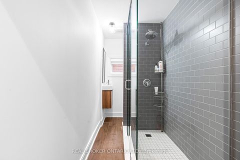 Photo 27 at 17 Old Oak Road, Kingsway South, Toronto