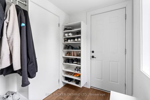 Photo 31 at 17 Old Oak Road, Kingsway South, Toronto