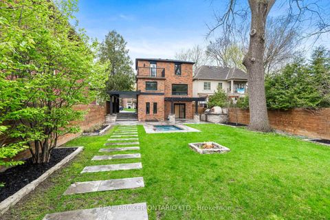 Photo 33 at 17 Old Oak Road, Kingsway South, Toronto