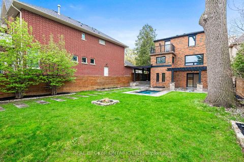 Photo 34 at 17 Old Oak Road, Kingsway South, Toronto