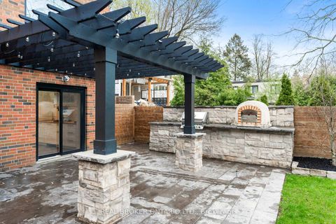 Photo 35 at 17 Old Oak Road, Kingsway South, Toronto