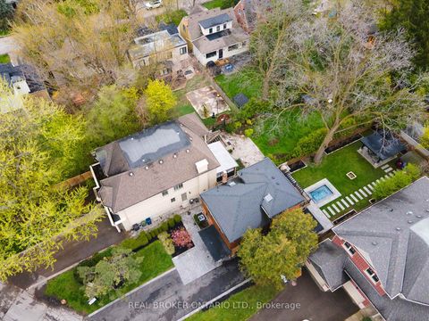 Photo 40 at 17 Old Oak Road, Kingsway South, Toronto