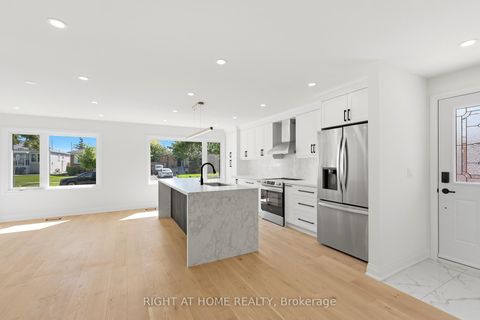 Photo 3 at 36 Vauxhall Drive, Dorset Park, Toronto